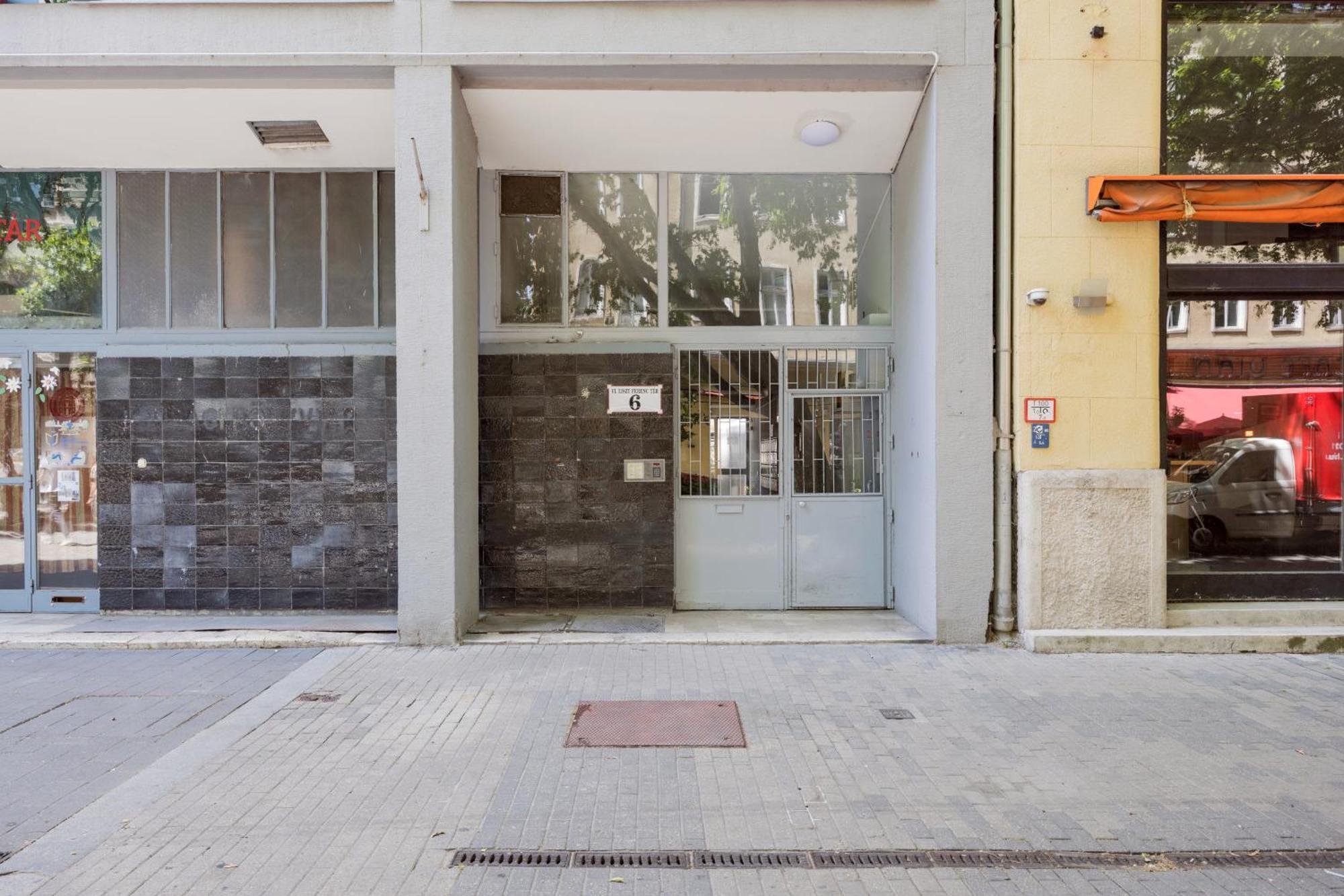 Elegant Home Overlooking The Music Academy Budapesta Exterior foto